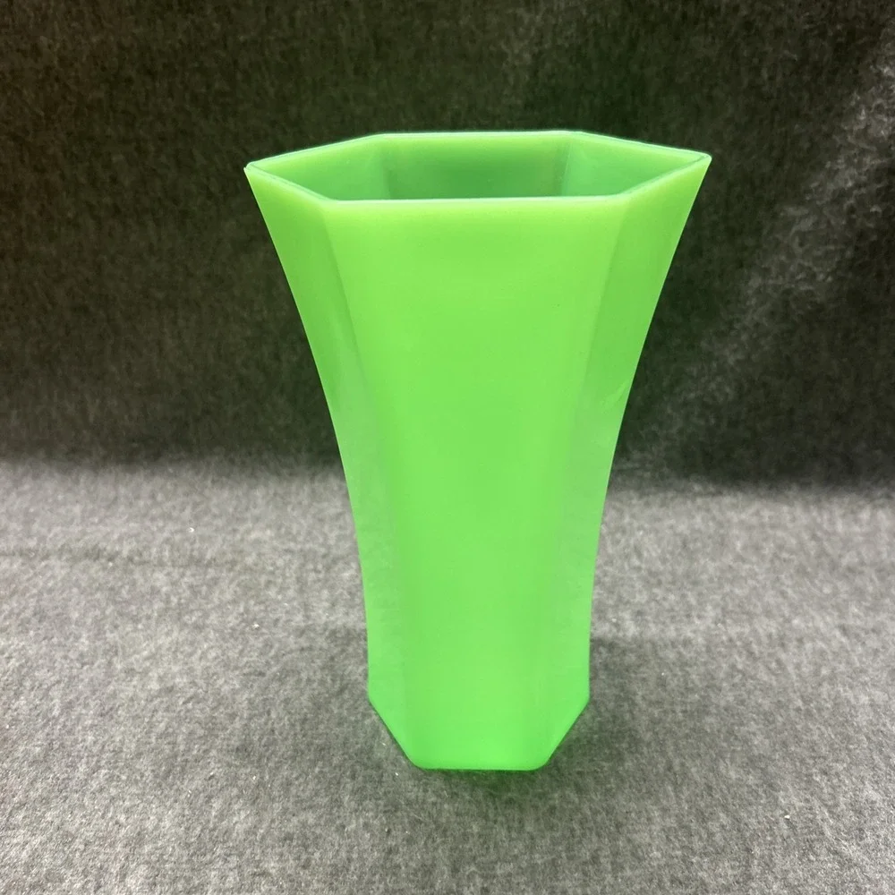 Vintage Diamond Line Flower Hexagonal Vase Neon Green Model 43-1992 USA Made 8